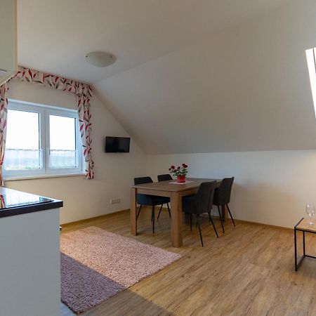 Apartmany Kohoutek A Slepicka V Novohradskych Horach Nové Hrady Dış mekan fotoğraf