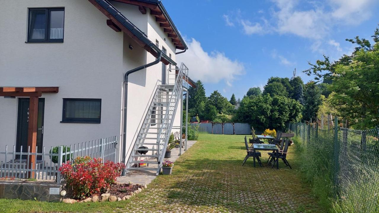 Apartmany Kohoutek A Slepicka V Novohradskych Horach Nové Hrady Dış mekan fotoğraf