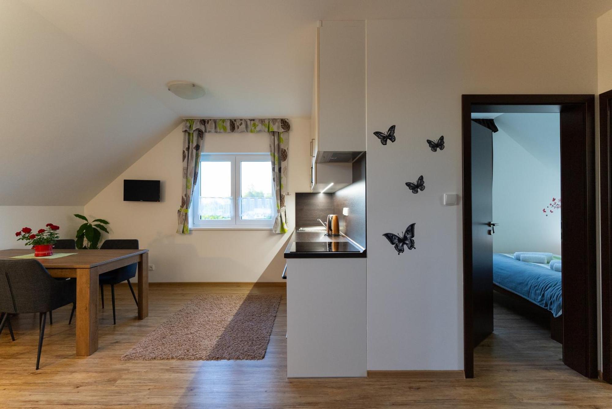 Apartmany Kohoutek A Slepicka V Novohradskych Horach Nové Hrady Dış mekan fotoğraf